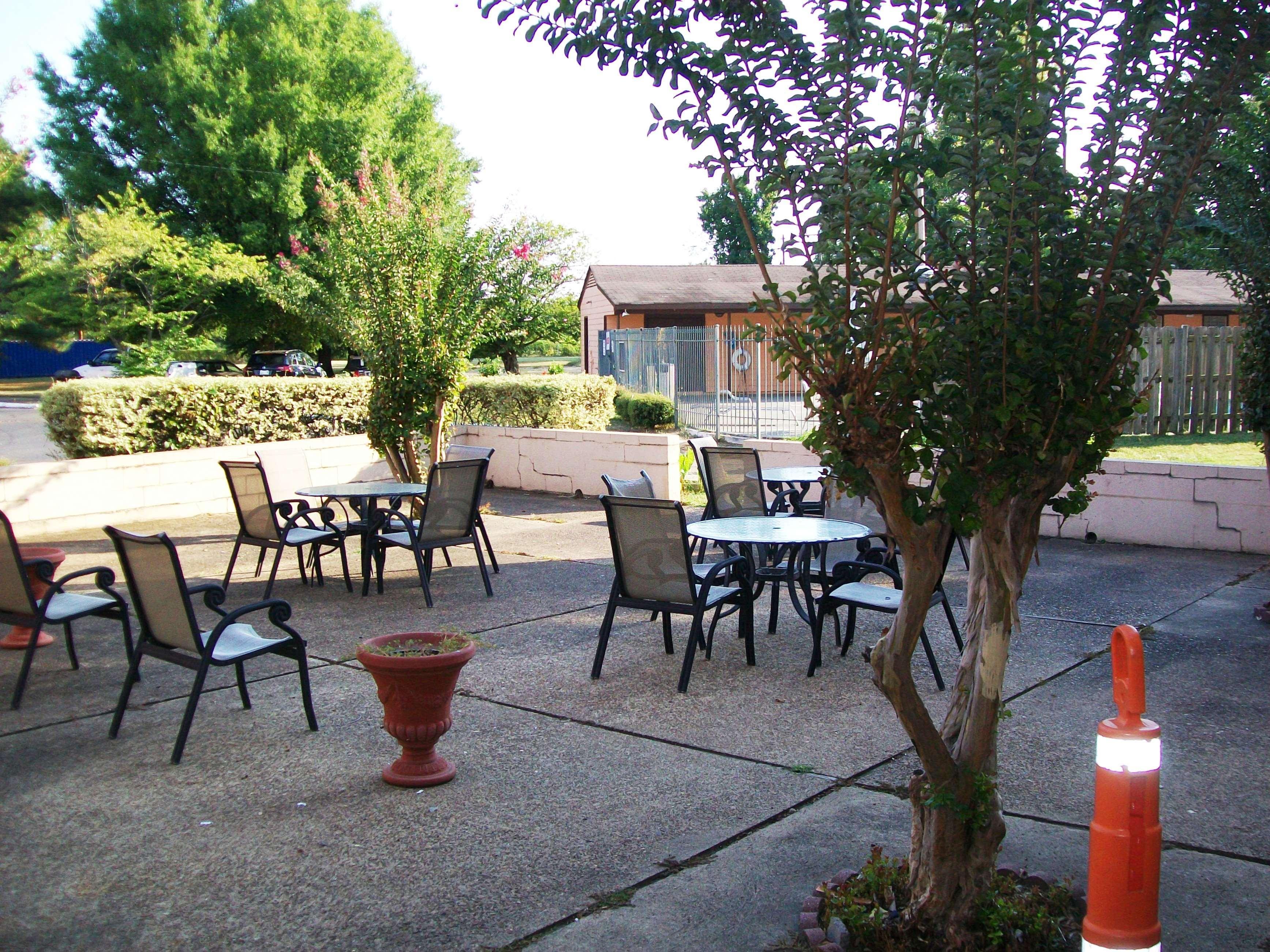Pullman Sao Paulo Ibirapuera Hotel Exterior photo The patio at the station